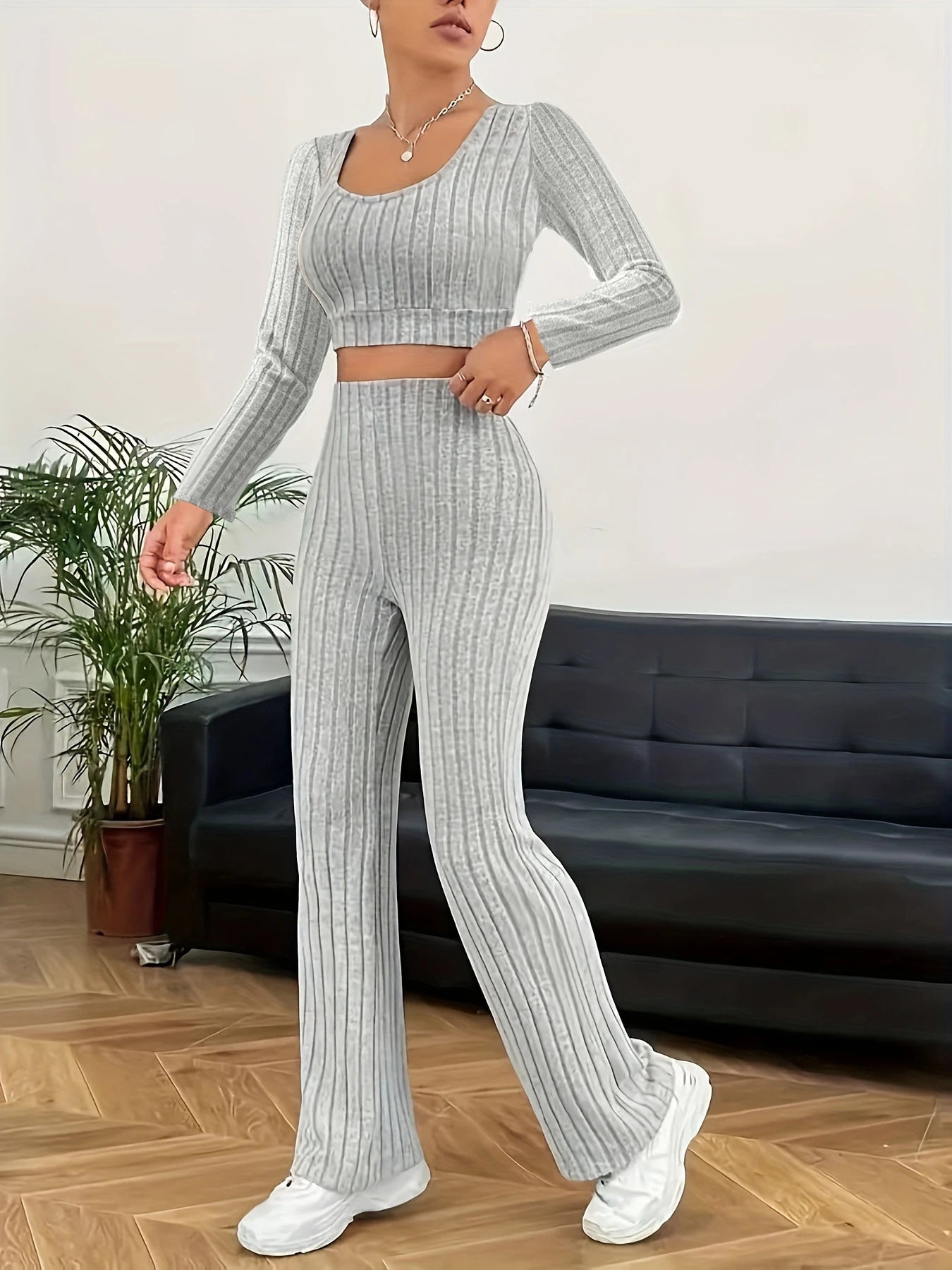 Women's Autumn and Winter Loungewear Set, Sporty Style, Slim Fit, Simple and Comfortable, Long-Sleeved, High-Waisted Pants, Fleece, Can Be Worn Outside