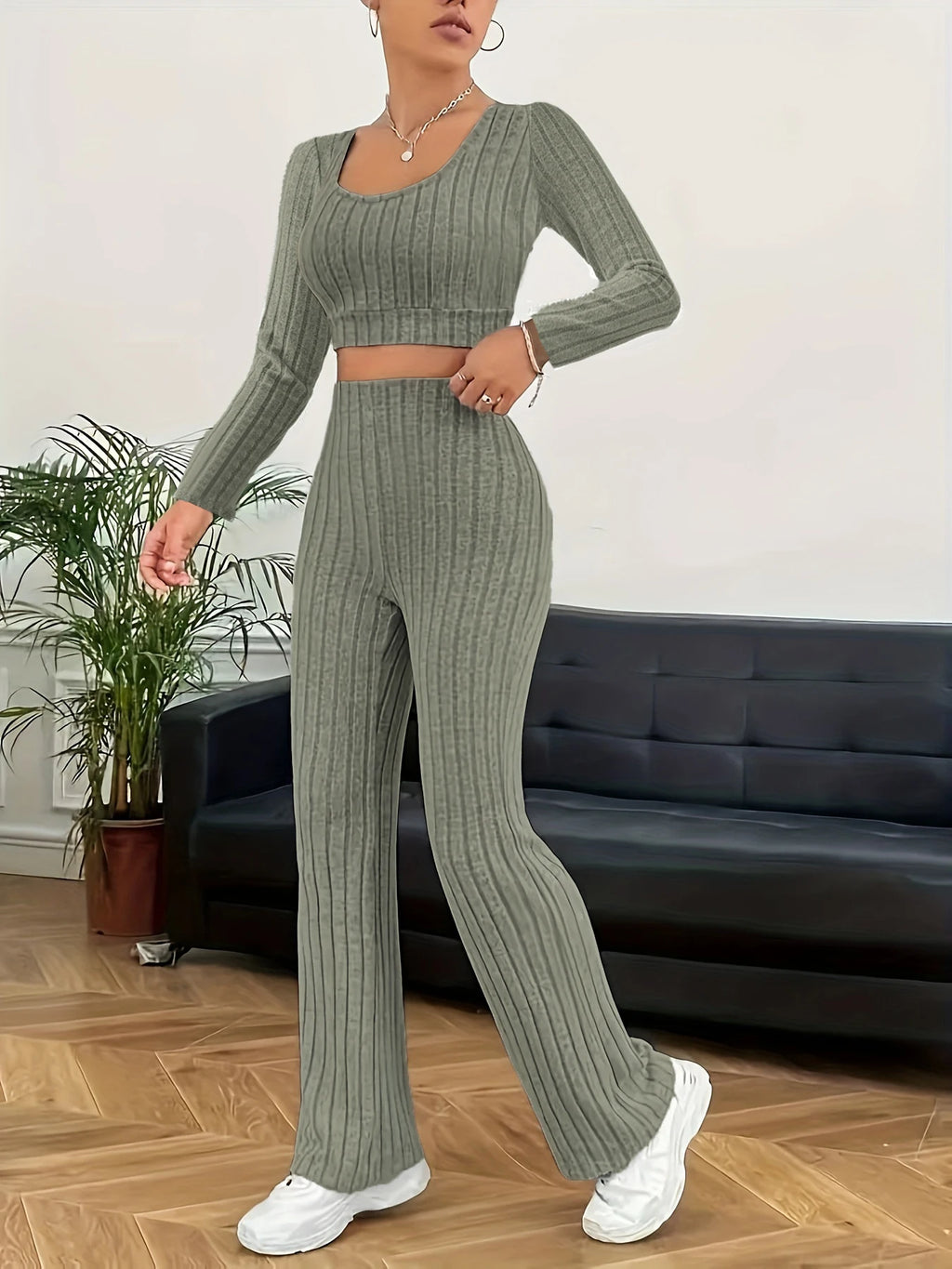 Women's Autumn and Winter Loungewear Set, Sporty Style, Slim Fit, Simple and Comfortable, Long-Sleeved, High-Waisted Pants, Fleece, Can Be Worn Outside