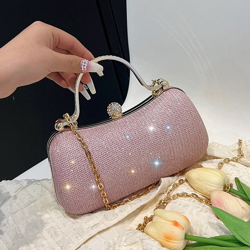 Evening party bags: This year, there is a trend for sophisticated and feminine women's bags. There are simple buttoned small bag